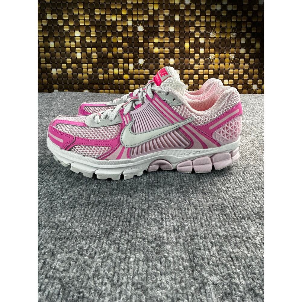 Nike Vomero 18 Women's Running Shoes Pink White Gray Size 8.5 New No Box - Picture 9 of 15
